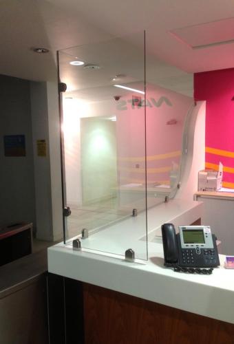 corner screen